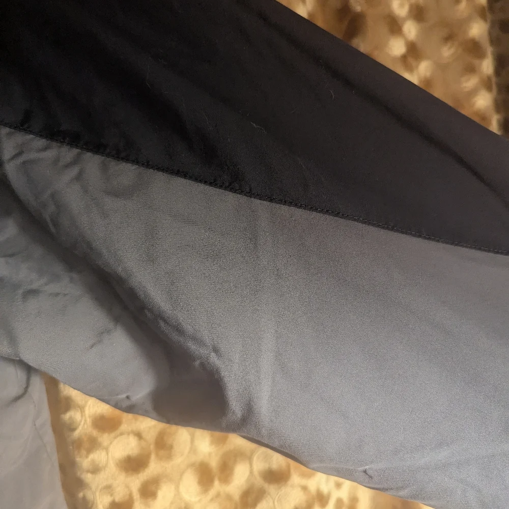 The North Face. Men's Jacket. With Hood. Grey And Black. Lined.